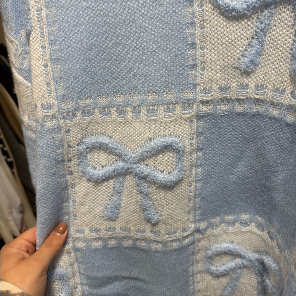 ARULA Light Blue and Cream Bow Knit Crewneck Sweater - Picture 5 of 6